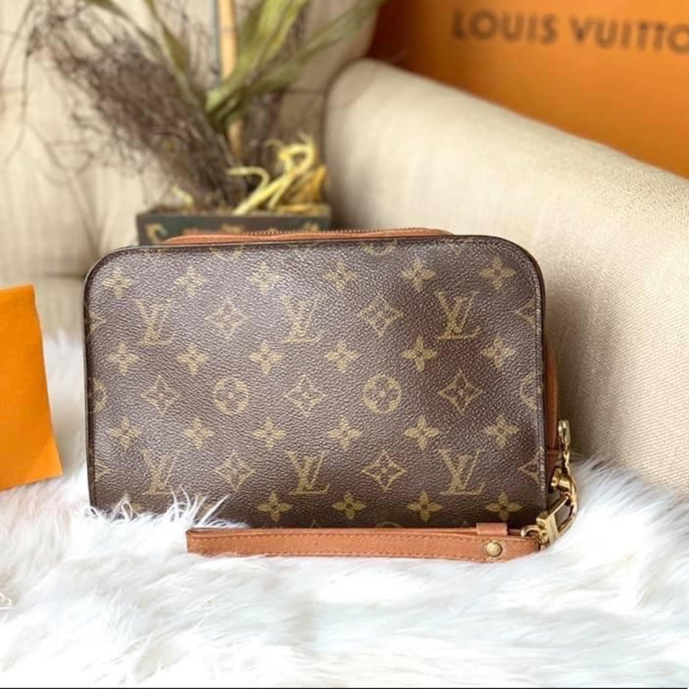 Louis Vuitton Orsay Clutch